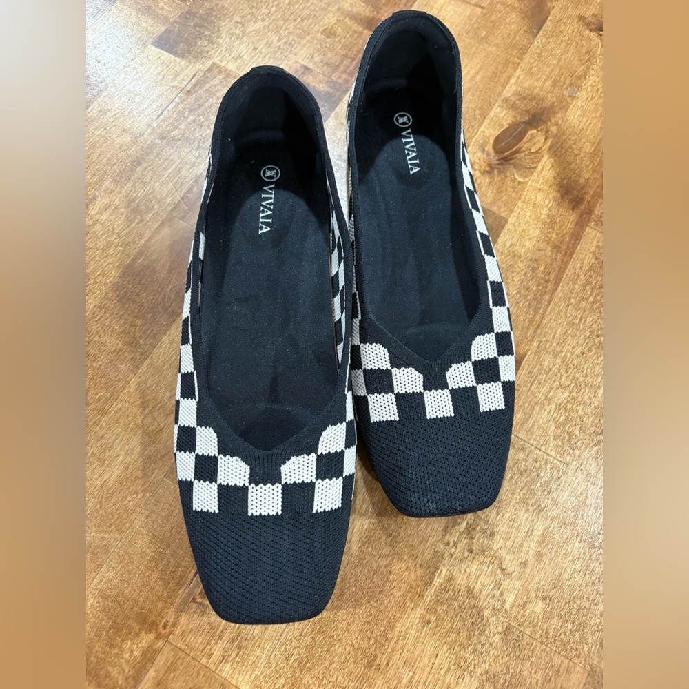 Checkard Vuvaia flats 9.5
